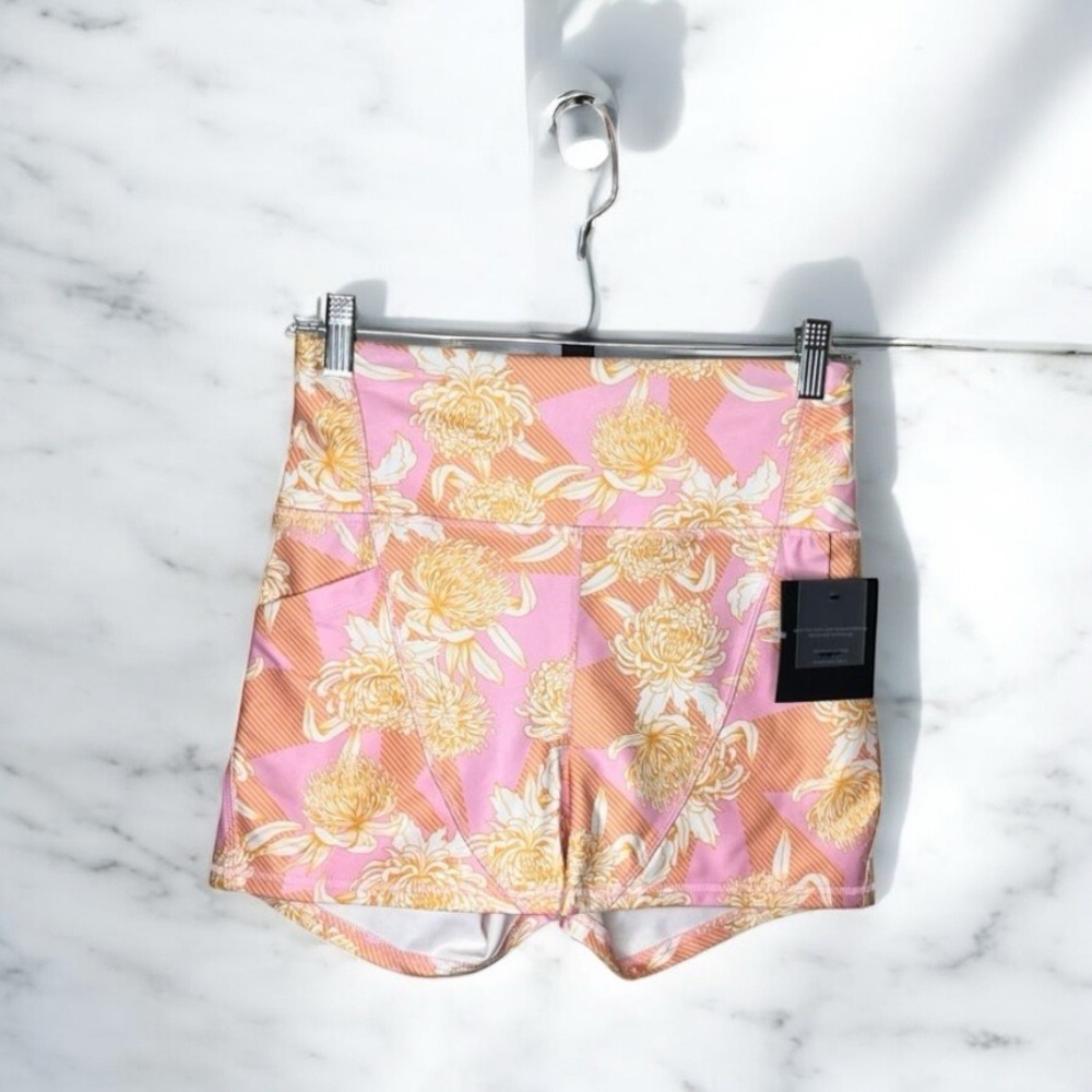 Marika CycleHouse Fairytale Abstract Floral Pink High Waist Athletic Short M NWT